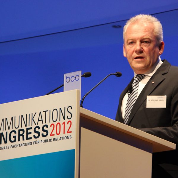 Bahnchef Dr. Rüdiger Grube auf dem Kommunikationskongress 2012