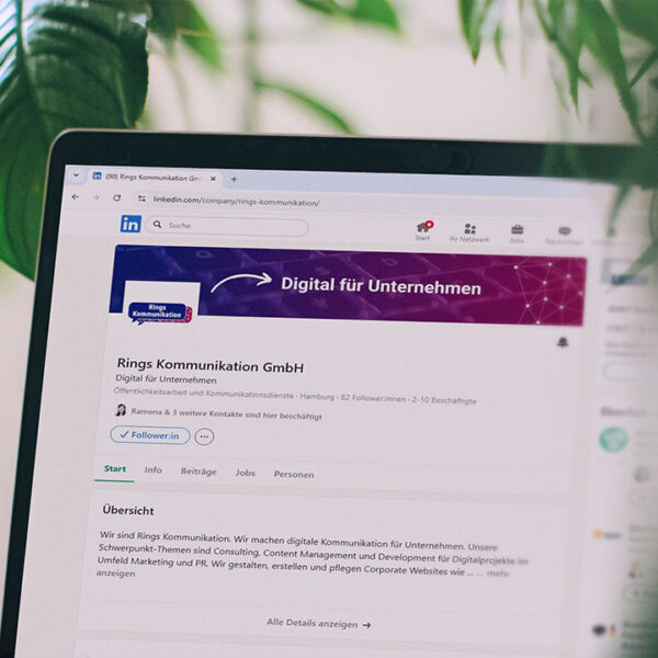 Laptop Bildschirm mit einer LinkedIn Unternehmensseite von Rings Kommunikation GmbH