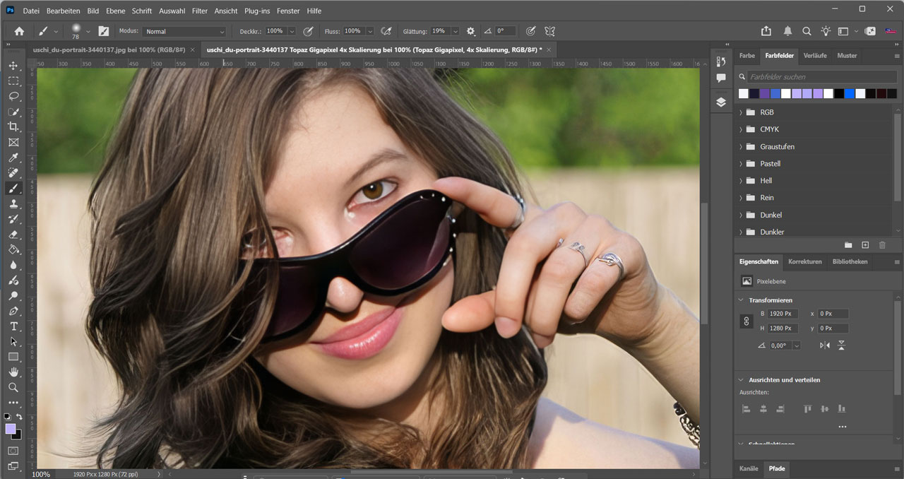 Hochskaliertes Foto einer jungen Frau im Photoshopinterface mit verbesserten Haut- und Haardetails mittels Topaz Gigapixel.
